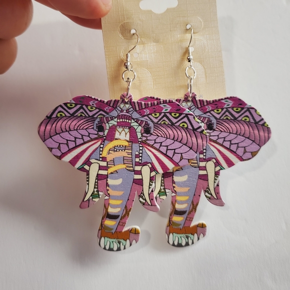 Long Wooden Elephant Earrings, Jungle Style Animal Earrings. 7 cm. - Picture 6 of 7